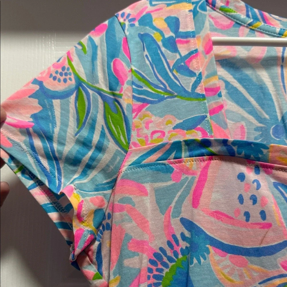 Lilly Pulitzer Beautiful Floral Women's Top sz M - Picture 3 of 3